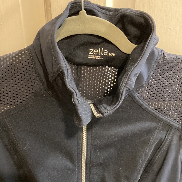 Zella M zip up athletic long sleeve. Navy blue, lots of cool venting. EUC - Picture 2 of 5